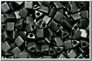 STR-08-0401f, MIYUKI Sharp Triangles, 08/0, black, op., matte, 10g