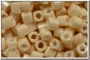 TC-03-0123, TOHO Cubes, 3mm, cream, op., luster, 10g